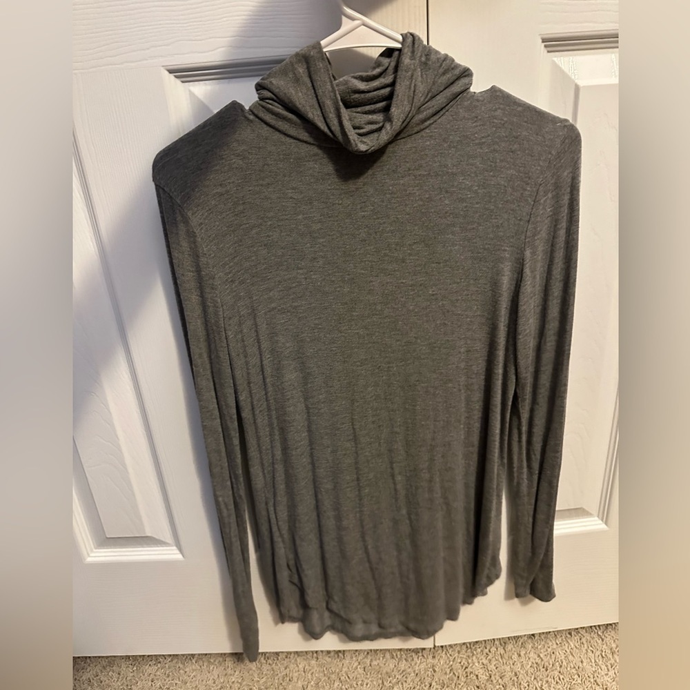 Old Navy Gray Turtleneck Size XS